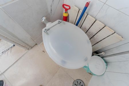 Apartamento à venda com 120m², 2 quartos e sem vaga Apartamento à venda com 120m², 2 quartos e sem vagaBanheiro de serviço