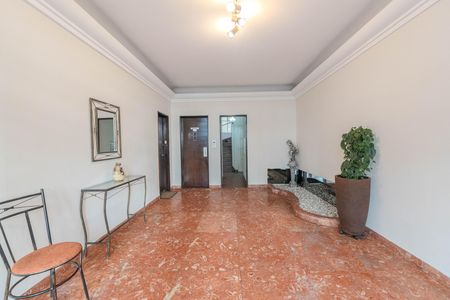 Apartamento à venda com 120m², 2 quartos e sem vaga Apartamento à venda com 120m², 2 quartos e sem vagaHall de entrada
