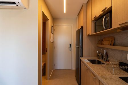 Cozinha de apartamento para alugar com 1 quarto, 50m² em Perdizes, São Paulo