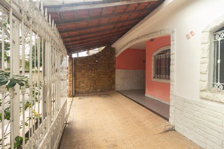 Casa para alugar com 180m², 4 quartos e 1 vaga Casa para alugar com 180m², 4 quartos e 1 vagaQuintal