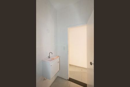 Casa para alugar com 180m², 4 quartos e 1 vaga Casa para alugar com 180m², 4 quartos e 1 vagaBanheiro social