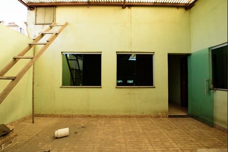 Casa para alugar com 263m², 3 quartos e 2 vagas Casa para alugar com 263m², 3 quartos e 2 vagasVaranda