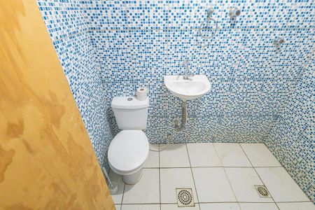 Casa de condomínio para alugar com 149m², 5 quartos e 1 vaga Casa de condomínio para alugar com 149m², 5 quartos e 1 vagaBanheiro
