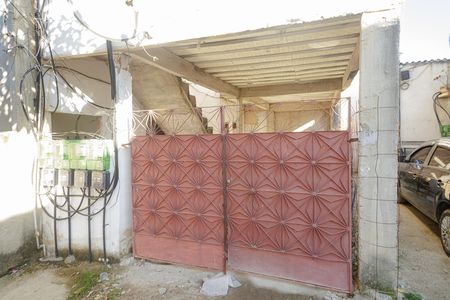 Fachada de casa para alugar com 1 quarto, 40m² em Inhoaiba, Rio de Janeiro