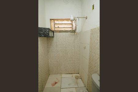 Banheiro de casa para alugar com 1 quarto, 40m² em Inhoaiba, Rio de Janeiro