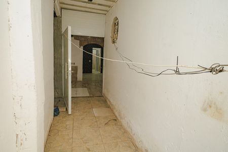 Corredor de casa para alugar com 1 quarto, 40m² em Inhoaiba, Rio de Janeiro
