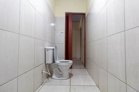 Banheiro de casa para alugar com 2 quartos, 55m² em São Miguel Paulista, São Paulo