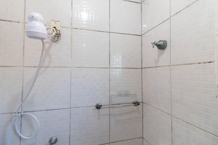 Banheiro de kitnet/studio para alugar com 1 quarto, 21m² em Cidade Universitária, Campinas