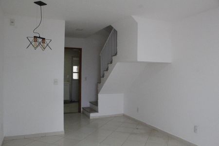 Casa de Condomínio para alugar com 4 quartos, 110m² em Taquara, Rio de Janeiro