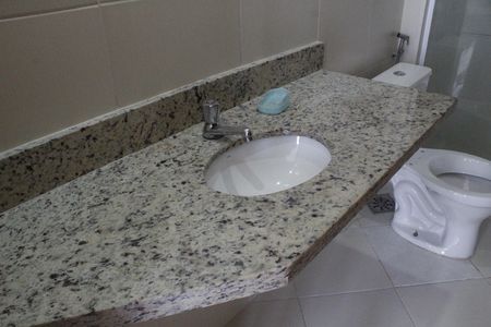 Casa de Condomínio para alugar com 4 quartos, 110m² em Taquara, Rio de Janeiro
