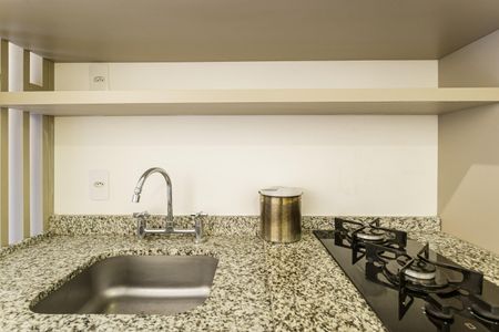Cozinha de apartamento para alugar com 1 quarto, 32m² em Indianópolis, São Paulo