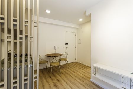 Sala de apartamento para alugar com 1 quarto, 32m² em Indianópolis, São Paulo