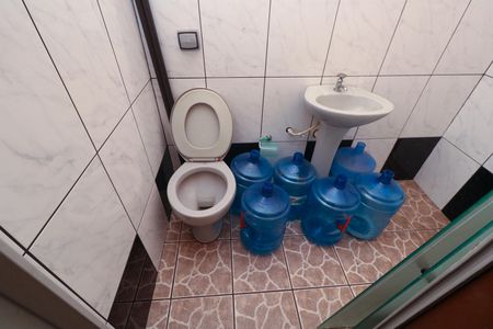 Casa para alugar com 276m², 3 quartos e 4 vagas Casa para alugar com 276m², 3 quartos e 4 vagasLavabo - Garagem
