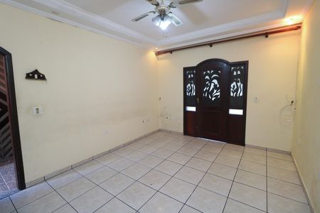 Casa para alugar com 276m², 3 quartos e 4 vagas Casa para alugar com 276m², 3 quartos e 4 vagasSala