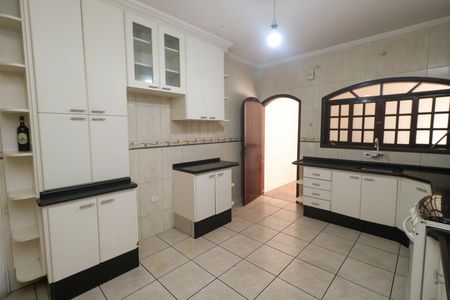 Casa para alugar com 276m², 3 quartos e 4 vagas Casa para alugar com 276m², 3 quartos e 4 vagasCozinha