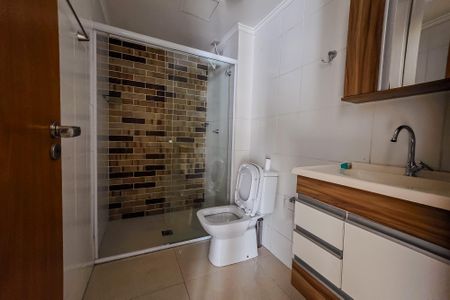 Banheiro de apartamento para alugar com 2 quartos, 50m² em Utinga, Santo André