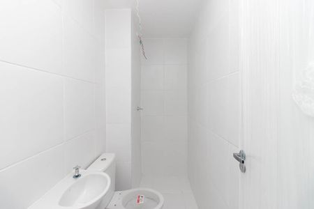 Banheiro de apartamento para alugar com 2 quartos, 42m² em Parque Novo Mundo, São Paulo