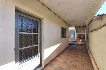 Corredor - Quintal de casa para alugar com 1 quarto, 50m² em Jardim Paraiso de Viracopos, Campinas