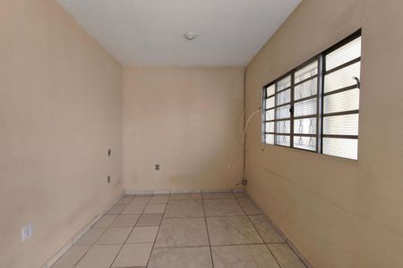 Casa para alugar com 50m², 1 quarto e 1 vaga Casa para alugar com 50m², 1 quarto e 1 vagaSala