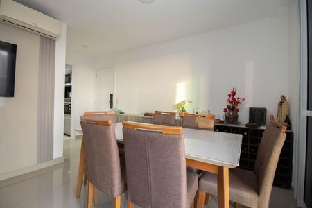 Apartamento à venda com 105m², 3 quartos e 3 vagas Apartamento à venda com 105m², 3 quartos e 3 vagasSala