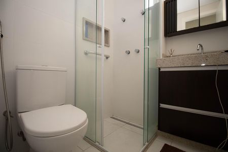 Apartamento à venda com 105m², 3 quartos e 3 vagas Apartamento à venda com 105m², 3 quartos e 3 vagasBanheiro Social
