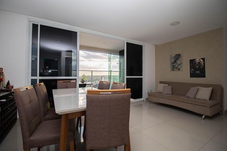 Apartamento à venda com 105m², 3 quartos e 3 vagas Apartamento à venda com 105m², 3 quartos e 3 vagasSala