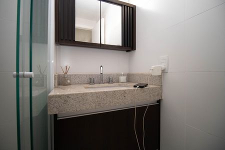Apartamento à venda com 105m², 3 quartos e 3 vagas Apartamento à venda com 105m², 3 quartos e 3 vagasBanheiro Social