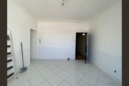 Apartamento para alugar com 71m², 2 quartos e sem vaga
