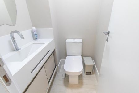 Apartamento à venda com 126m², 4 quartos e 2 vagas Apartamento à venda com 126m², 4 quartos e 2 vagasLavabo