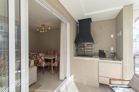 Apartamento à venda com 126m², 4 quartos e 2 vagas Apartamento à venda com 126m², 4 quartos e 2 vagasVaranda gourmet