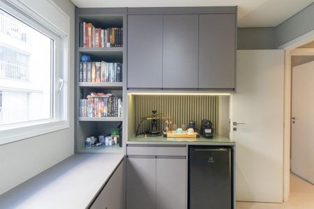 Apartamento à venda com 126m², 4 quartos e 2 vagas Apartamento à venda com 126m², 4 quartos e 2 vagasEscritório