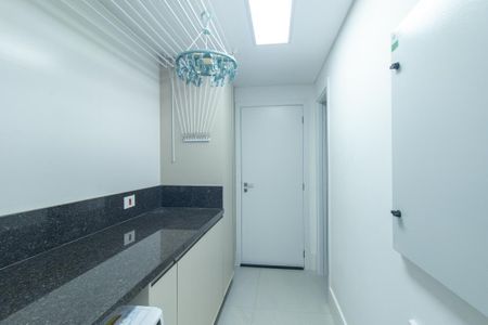 Apartamento à venda com 126m², 4 quartos e 2 vagas Apartamento à venda com 126m², 4 quartos e 2 vagasÁrea de Serviço