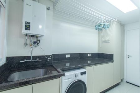 Apartamento à venda com 126m², 4 quartos e 2 vagas Apartamento à venda com 126m², 4 quartos e 2 vagasÁrea de Serviço