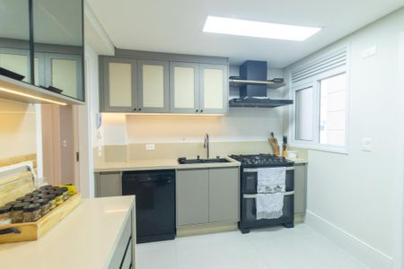 Apartamento à venda com 126m², 4 quartos e 2 vagas Apartamento à venda com 126m², 4 quartos e 2 vagasCozinha