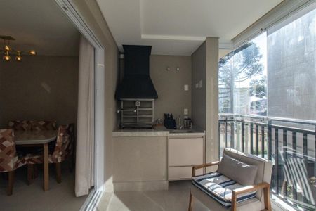 Apartamento à venda com 126m², 4 quartos e 2 vagas Apartamento à venda com 126m², 4 quartos e 2 vagasVaranda gourmet