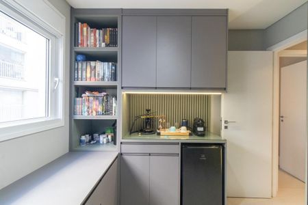 Apartamento à venda com 126m², 4 quartos e 2 vagas Apartamento à venda com 126m², 4 quartos e 2 vagasEscritório