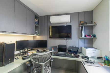 Apartamento à venda com 126m², 4 quartos e 2 vagas Apartamento à venda com 126m², 4 quartos e 2 vagasEscritório