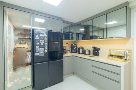 Apartamento à venda com 126m², 4 quartos e 2 vagas Apartamento à venda com 126m², 4 quartos e 2 vagasCozinha