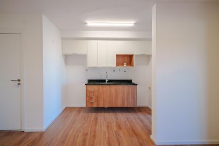 Cozinha de apartamento para alugar com 3 quartos, 69m² em Caxingui, São Paulo