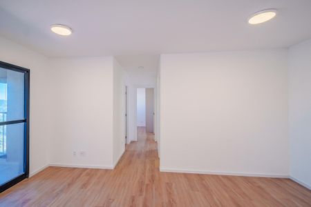 Sala de apartamento para alugar com 3 quartos, 69m² em Caxingui, São Paulo