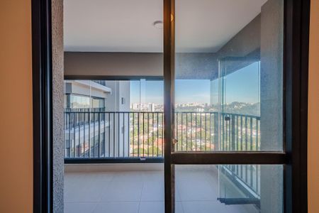Varanda de apartamento para alugar com 3 quartos, 69m² em Caxingui, São Paulo