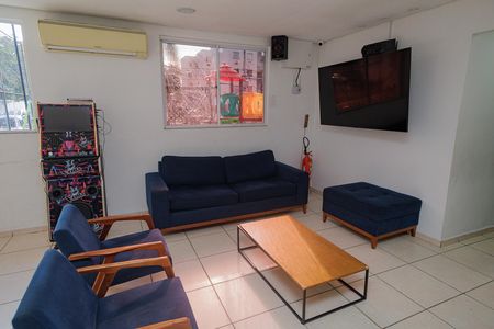 Apartamento à venda com 43m², 2 quartos e 1 vaga Apartamento à venda com 43m², 2 quartos e 1 vagaÁrea comum - Salão de festas