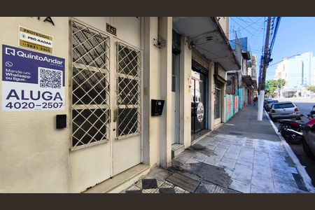 Fachada + Plaquinha de apartamento para alugar com 1 quarto, 58m² em Liberdade, São Paulo