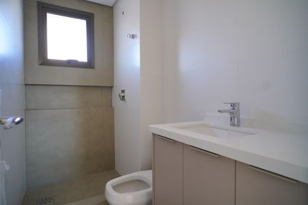 Banheiro  de apartamento para alugar com 2 quartos, 94m² em Mont’serrat, Porto Alegre