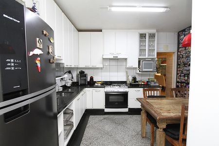 Cozinha de apartamento à venda com 4 quartos, 231m² em Barroca, Belo Horizonte