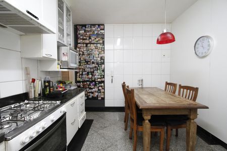 Cozinha de apartamento à venda com 4 quartos, 231m² em Barroca, Belo Horizonte