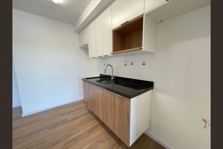 Cozinha de apartamento para alugar com 2 quartos, 59m² em Caxingui, São Paulo