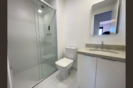 Banheiro Social de apartamento para alugar com 2 quartos, 59m² em Caxingui, São Paulo