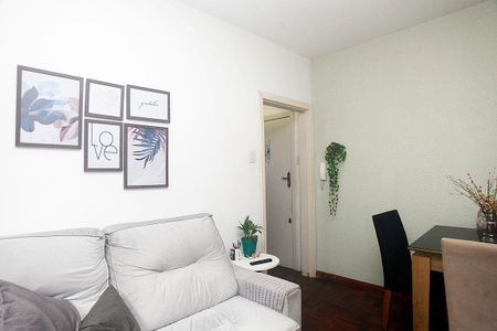 Sala de kitnet/studio à venda com 1 quarto, 45m² em Azenha, Porto Alegre
