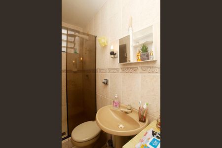 Banheiro de kitnet/studio à venda com 1 quarto, 45m² em Azenha, Porto Alegre